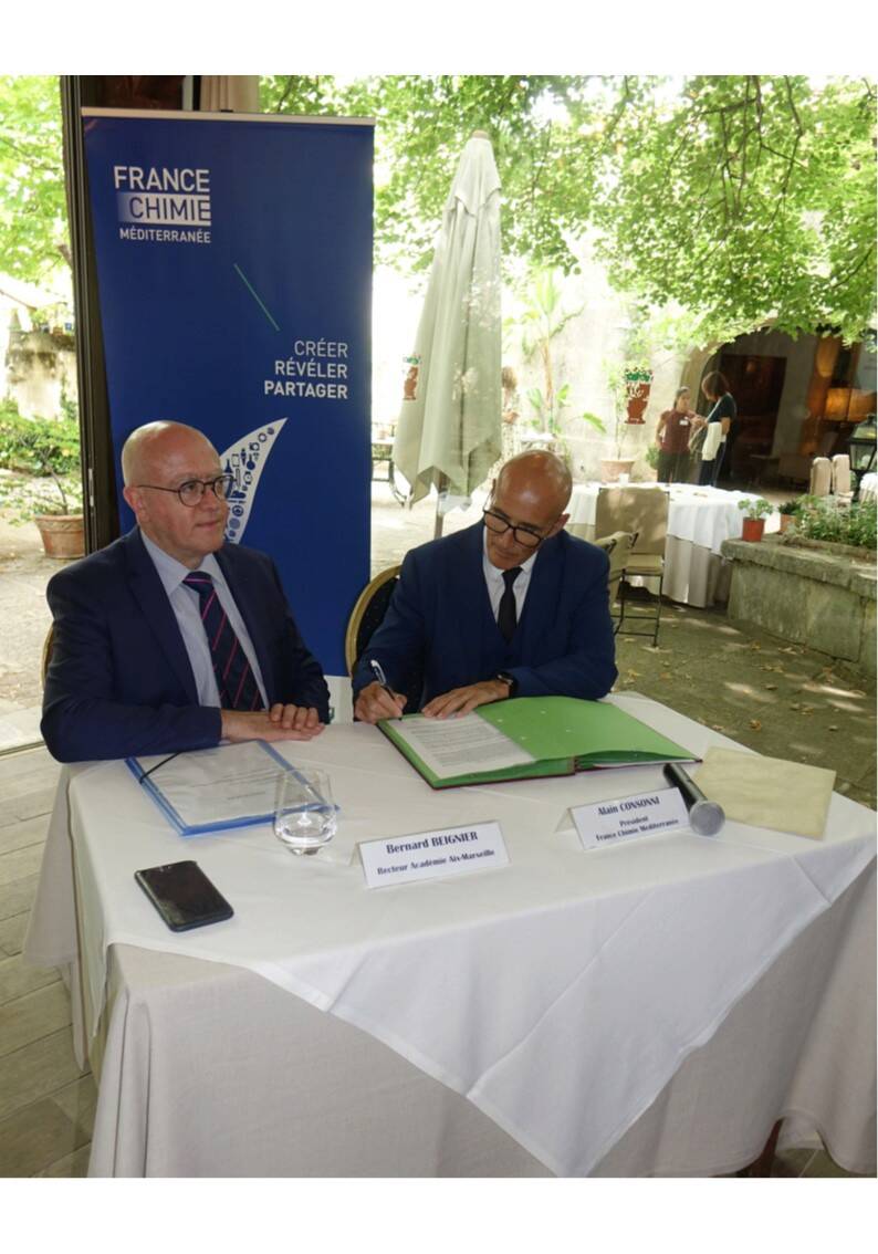 Signature de la convention de partenariat entre l'Education Nationale et France Chimie Méditerranée